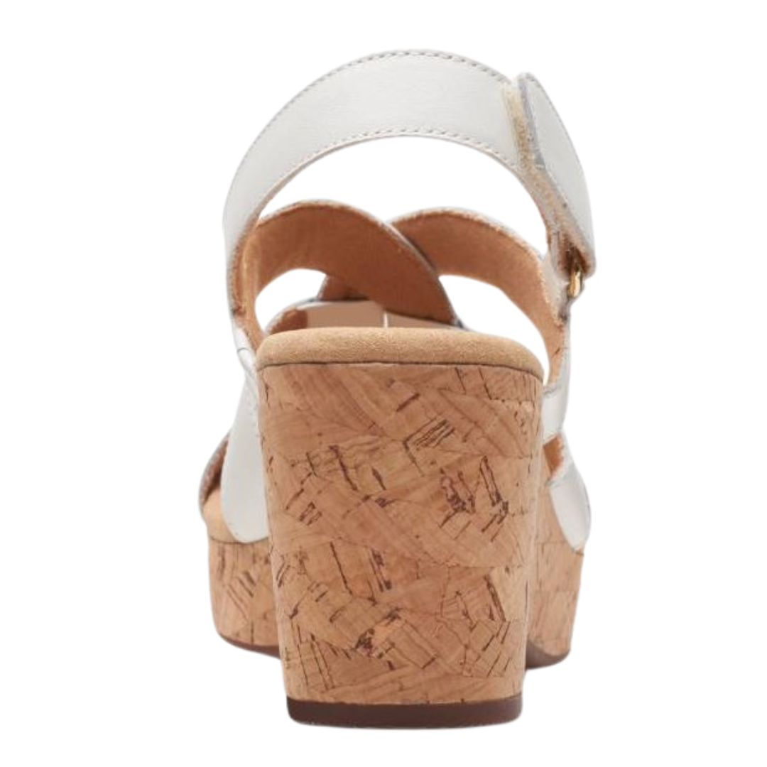 Clarks - Women's Giselle Beach 'White Leather' - White Leather