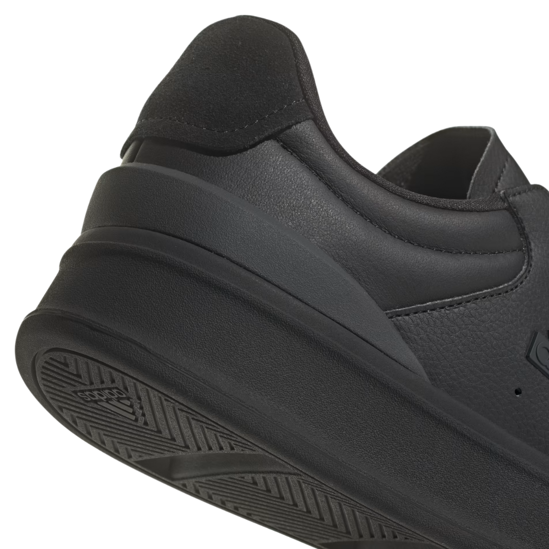 Adidas - Men's Kantana 'Black' - Core Black / Carbon / Carbon